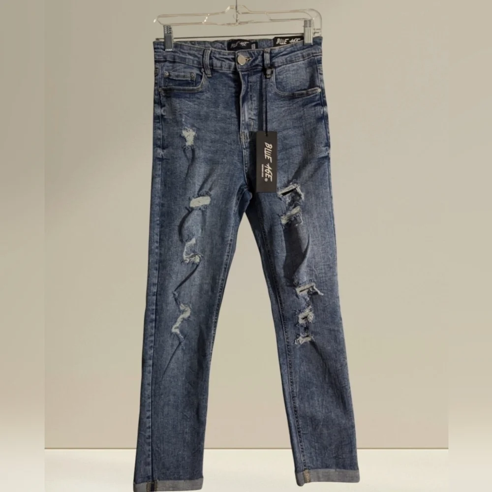 NWT Blue Age Distressed Skinny Jeans Size 7